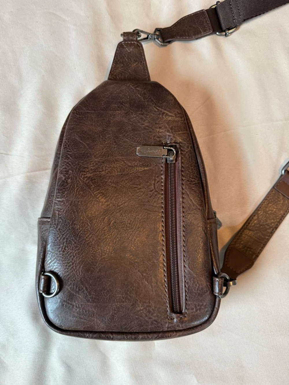 Wrangler Dark Brown Leather crossbody - Picture 3 of 8